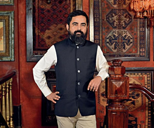Sabyasachi Mukherjee - images