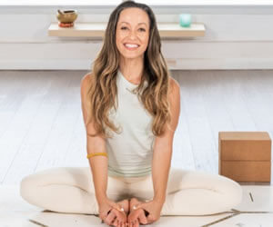 Kino MacGregor - images