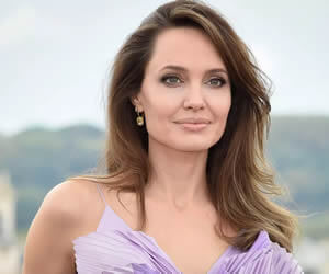 Angelina Jolie - images