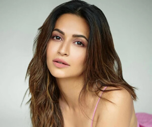 Kriti Kharbanda - images