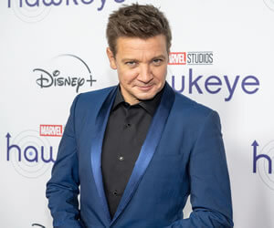 Jeremy Renner - images