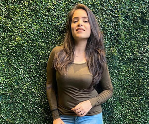 Simran Dhanwani - images