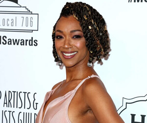 Sonequa Martin-Green - images