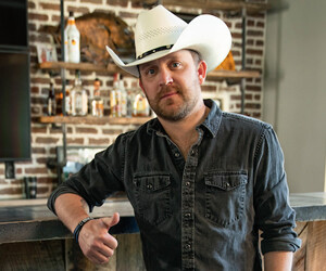 Justin Moore - images