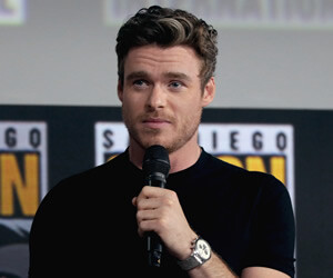 Richard Madden - images