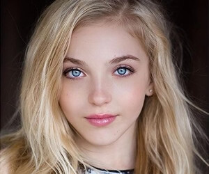 Brynn Rumfallo - images