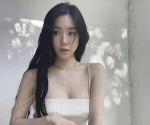 Tiffany Young - images