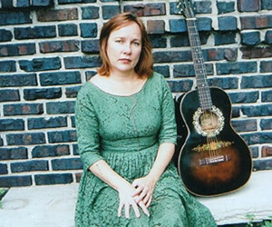 Iris DeMent - images