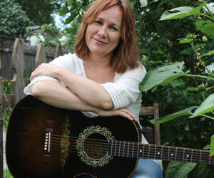 Iris DeMent - images