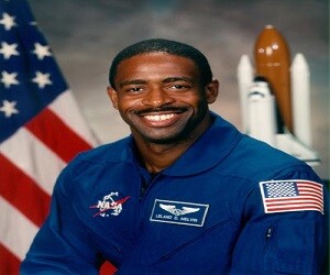 Leland D. Melvin - images