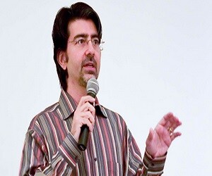 Pierre Omidyar - images