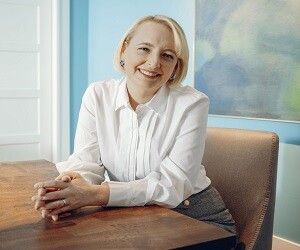 Julie Sweet - images