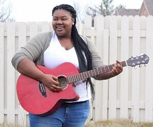 Naomi Raine - images