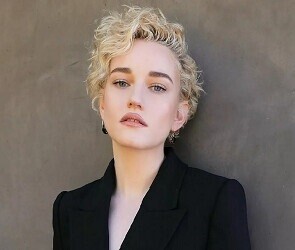 Julia Garner - images