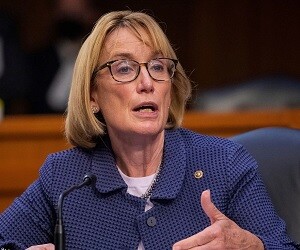 Maggie Hassan - images