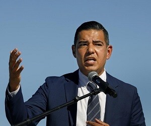 Robert Garcia - images