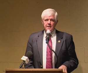 Cliff Bentz - images