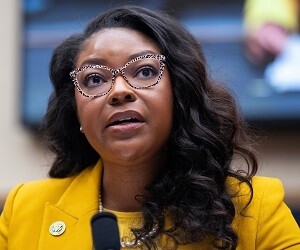 Emilia Sykes - images