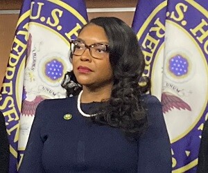 Emilia Sykes - images