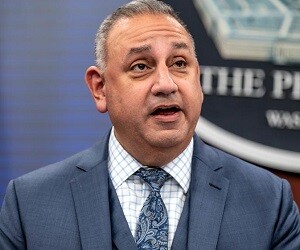 Gil Cisneros - images