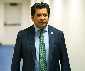 Jimmy Gomez - images