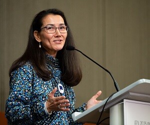 Mary Peltola - images