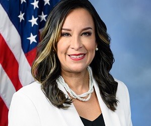 Monica De La Cruz - images