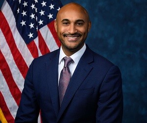 Shomari Figures - images