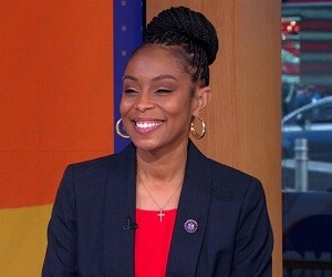 Shontel Brown - images