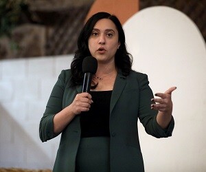 Yassamin Ansari - images