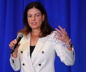 Kelly Ayotte - images