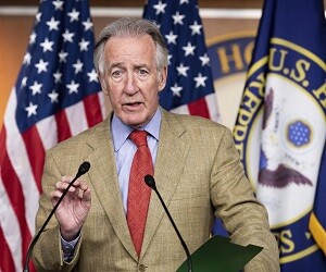 Richard Neal - images