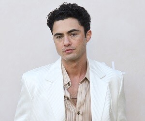 Darren Barnet - images