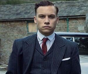 Finn Cole - images