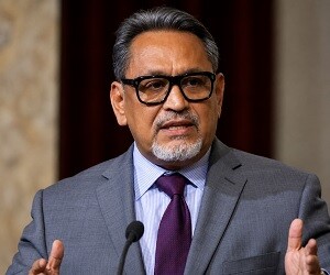 Gil Cedillo - images