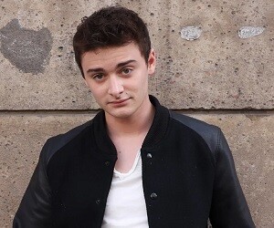Noah Schnapp - images