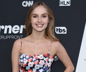 Olivia DeJonge - images