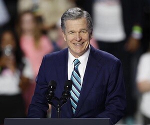 Roy Cooper - images