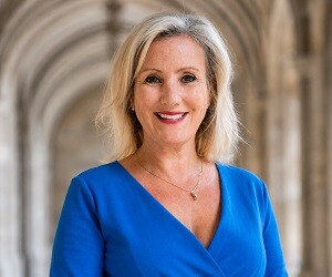 Caroline Dinenage - images