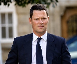 Alex Chalk - images